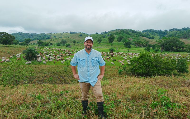 Daniel Suárez — Fundador de Regenerando Ando y GanaderiaRegenerativa.com